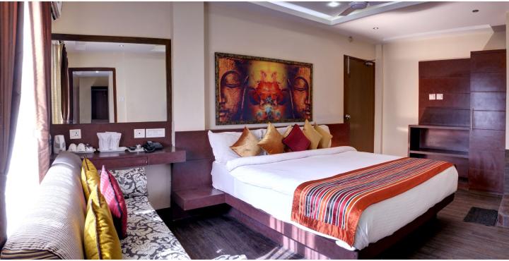 Summit Embassy Hotel